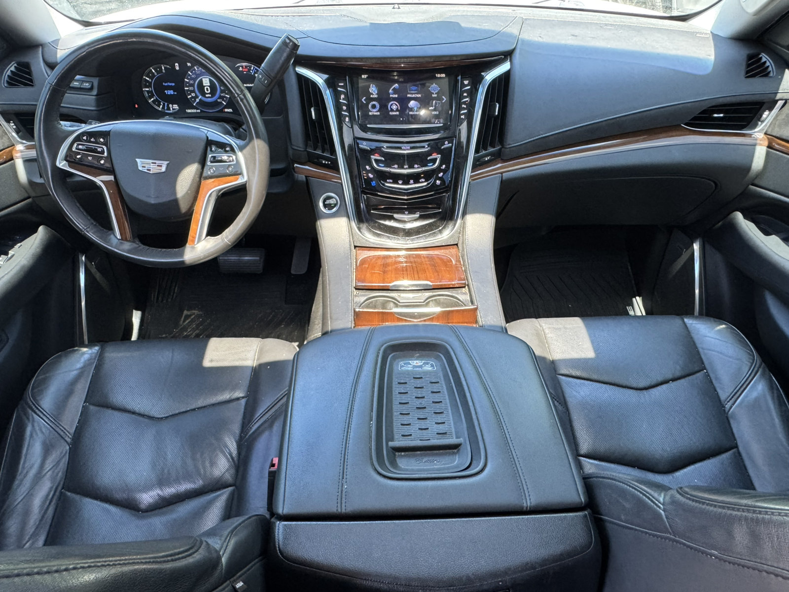 Used 2017 Cadillac Escalade ESV Luxury AWD/4WD image 29