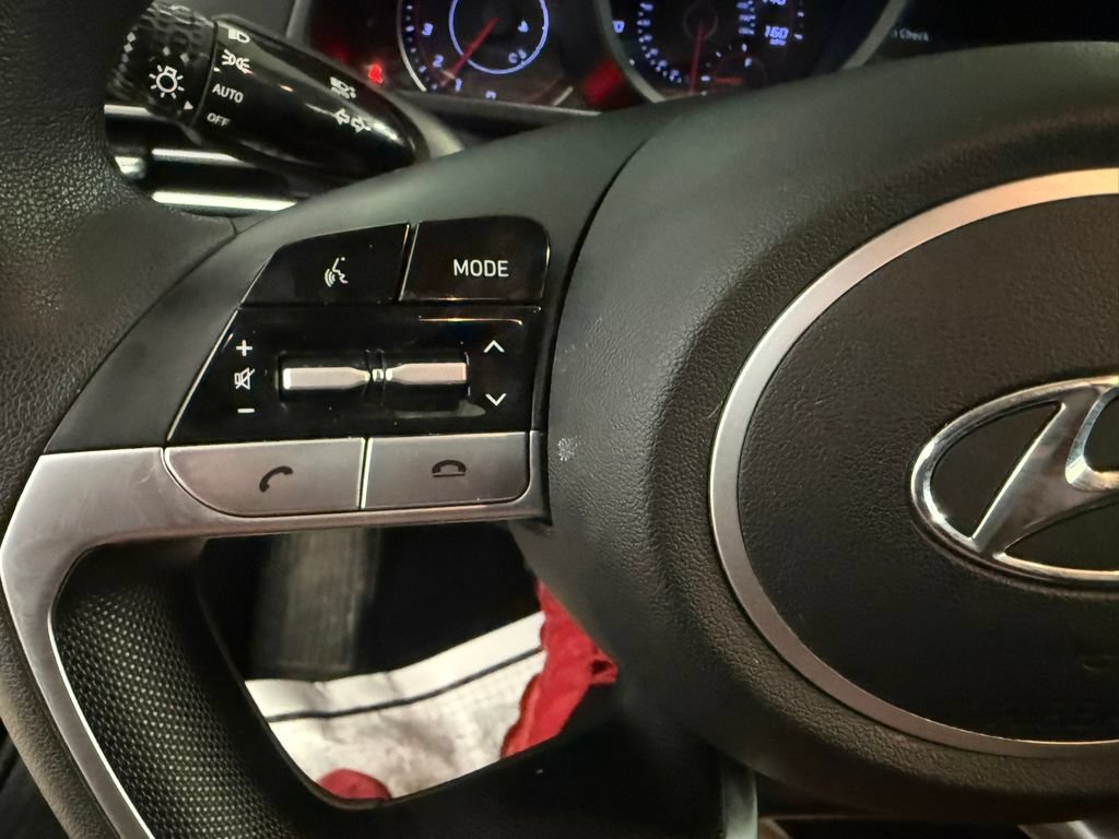 Used 2022 Hyundai Elantra SE FWD image 30