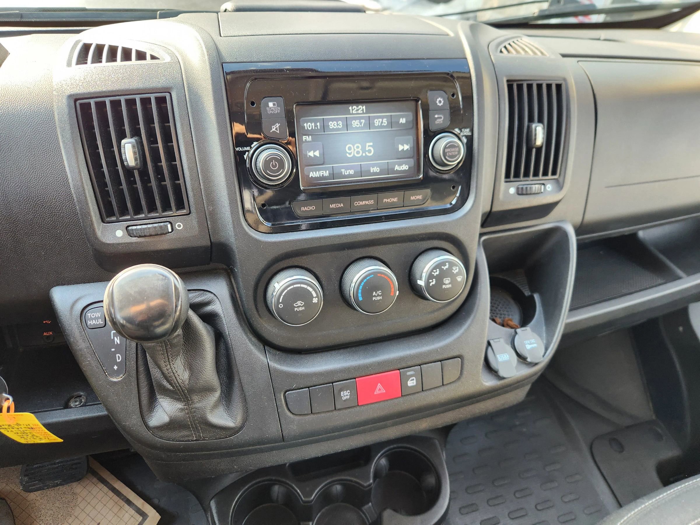 Used 2018 RAM ProMaster 2500 w/ Interior Convenience Group image 26