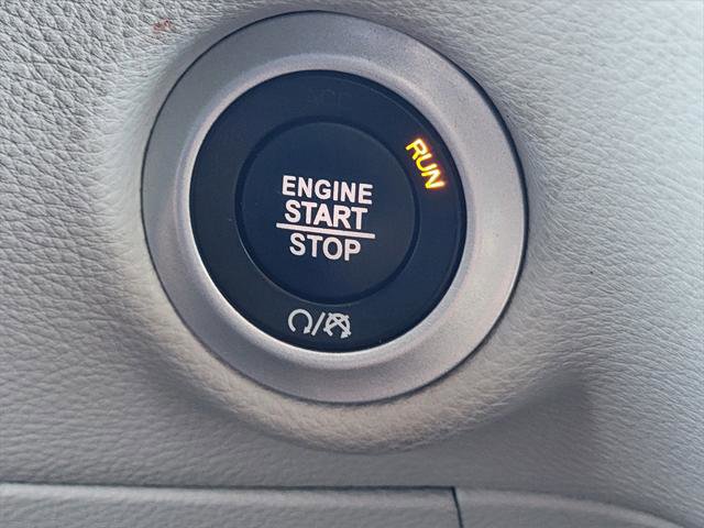 Certified 2024 Chrysler Pacifica Select image 34