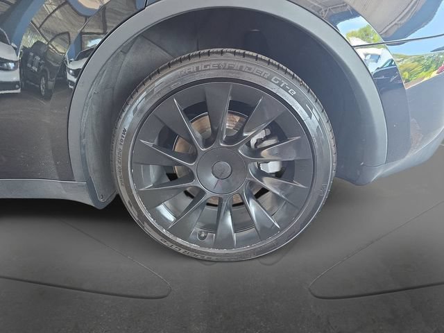 Used 2025 Tesla Model Y Long Range AWD/4WD image 29