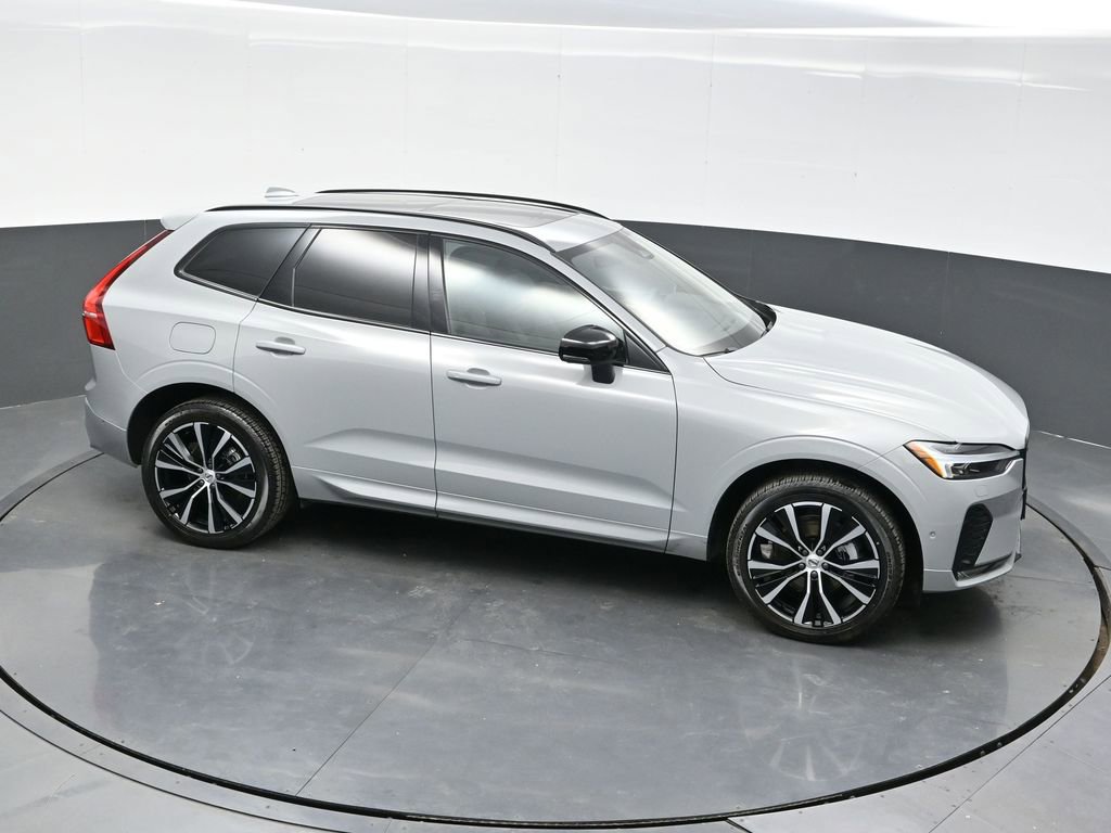 Used 2025 Volvo XC60 B5 Plus image 29