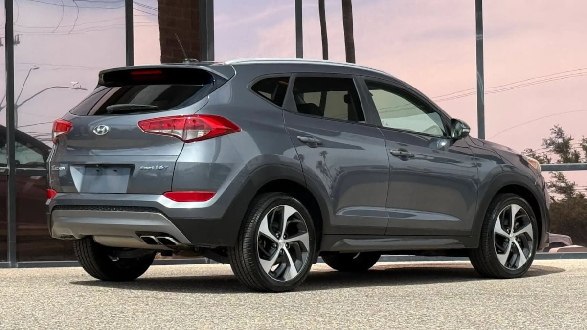 Used 2016 Hyundai Tucson Sport FWD image 12