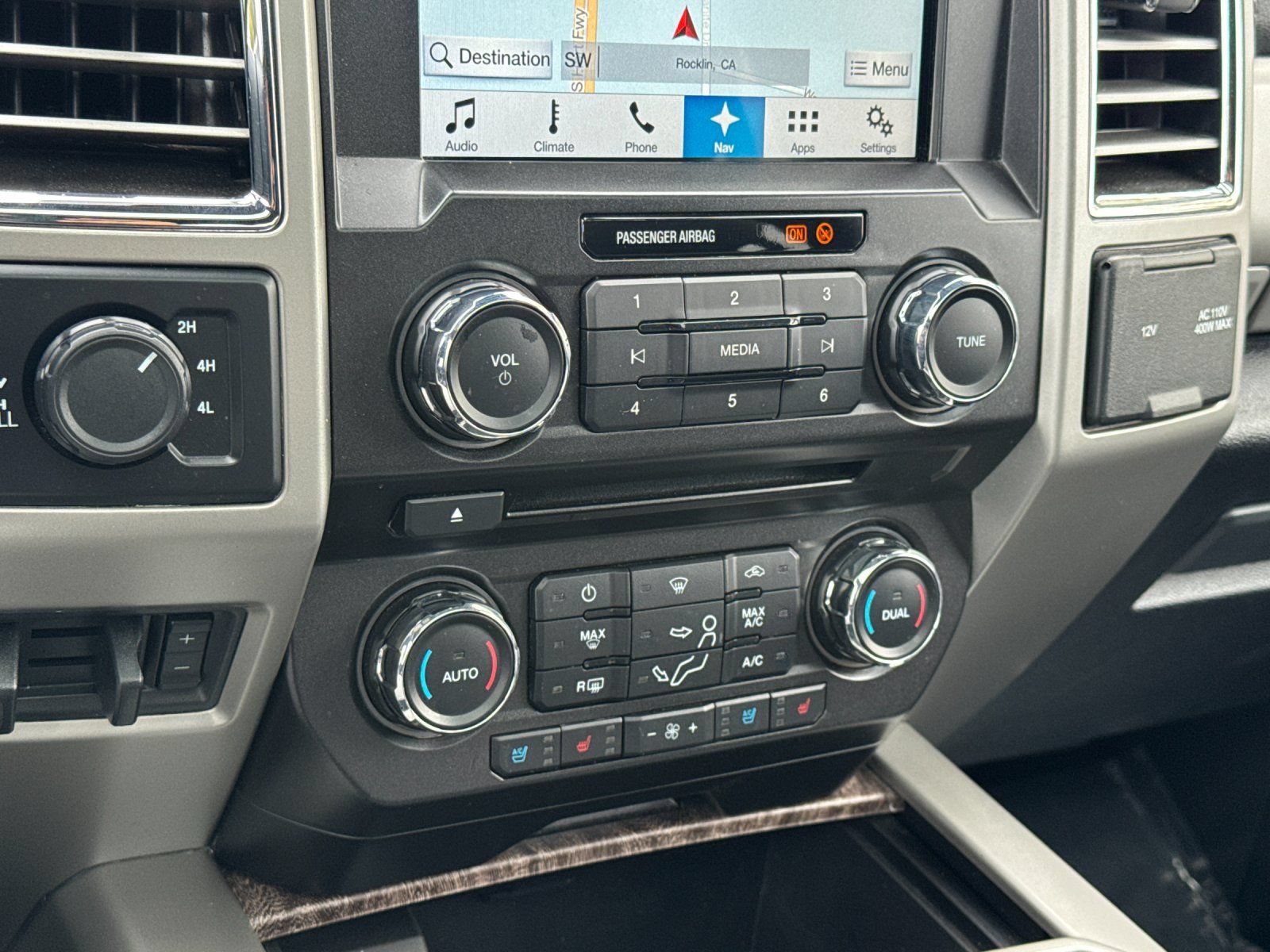 Used 2017 Ford F250 Lariat w/ Lariat Ultimate Package AWD/4WD image 20