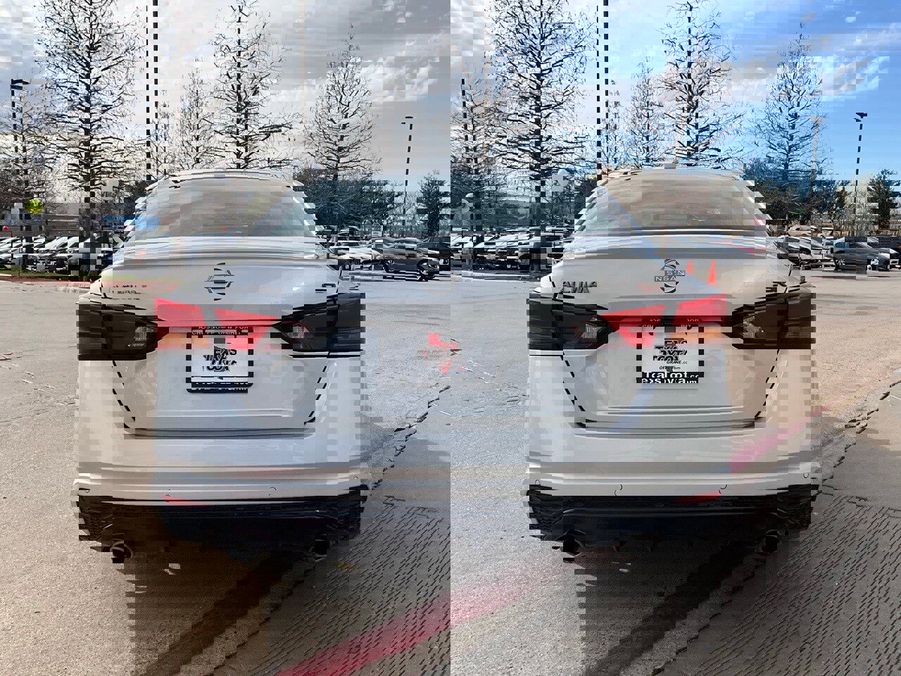 Used 2025 Nissan Altima 2.5 SR image 7