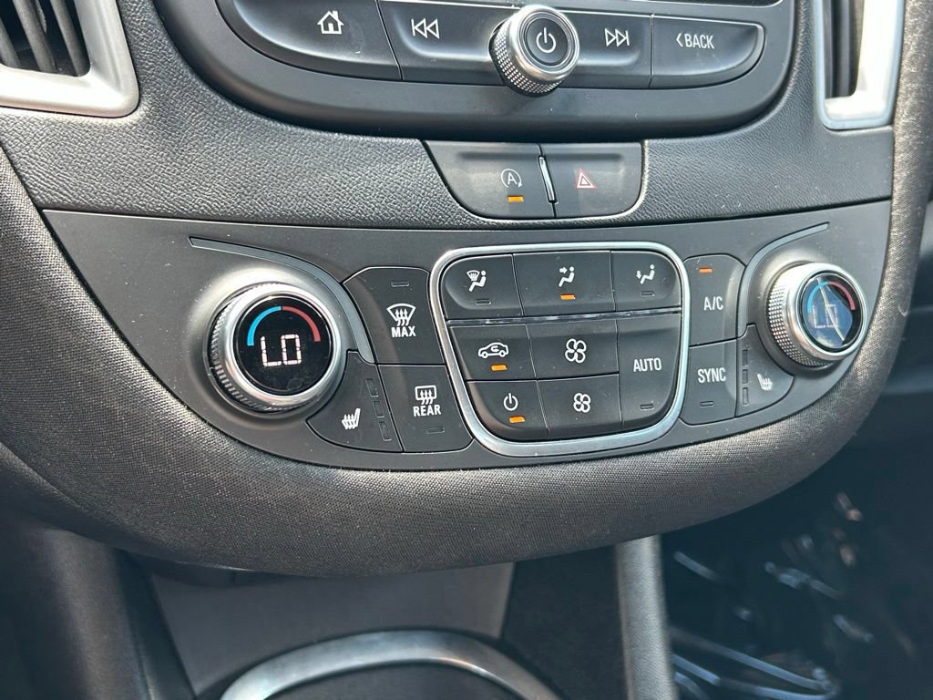 Used 2024 Chevrolet Malibu LT FWD image 35