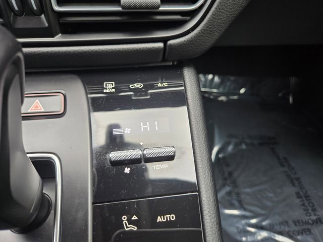 Used 2024 Porsche Macan AWD/4WD image 26
