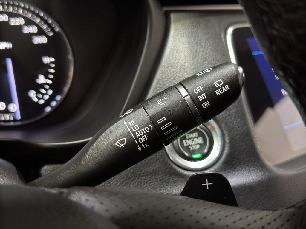 Used 2023 Cadillac XT4 Sport w/ Sun And Sound Package image 28