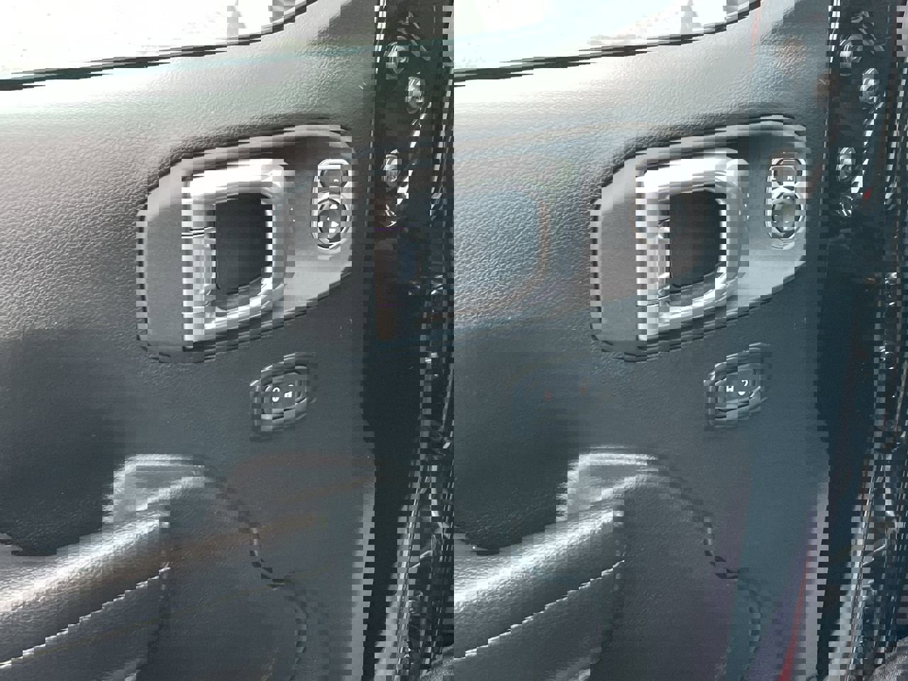 Used 2023 Jeep Wrangler Sport S image 23