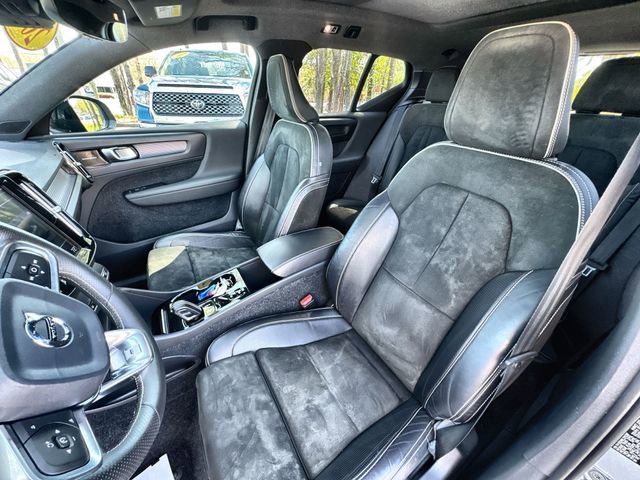 Used 2020 Volvo XC40 T5 R-Design image 19