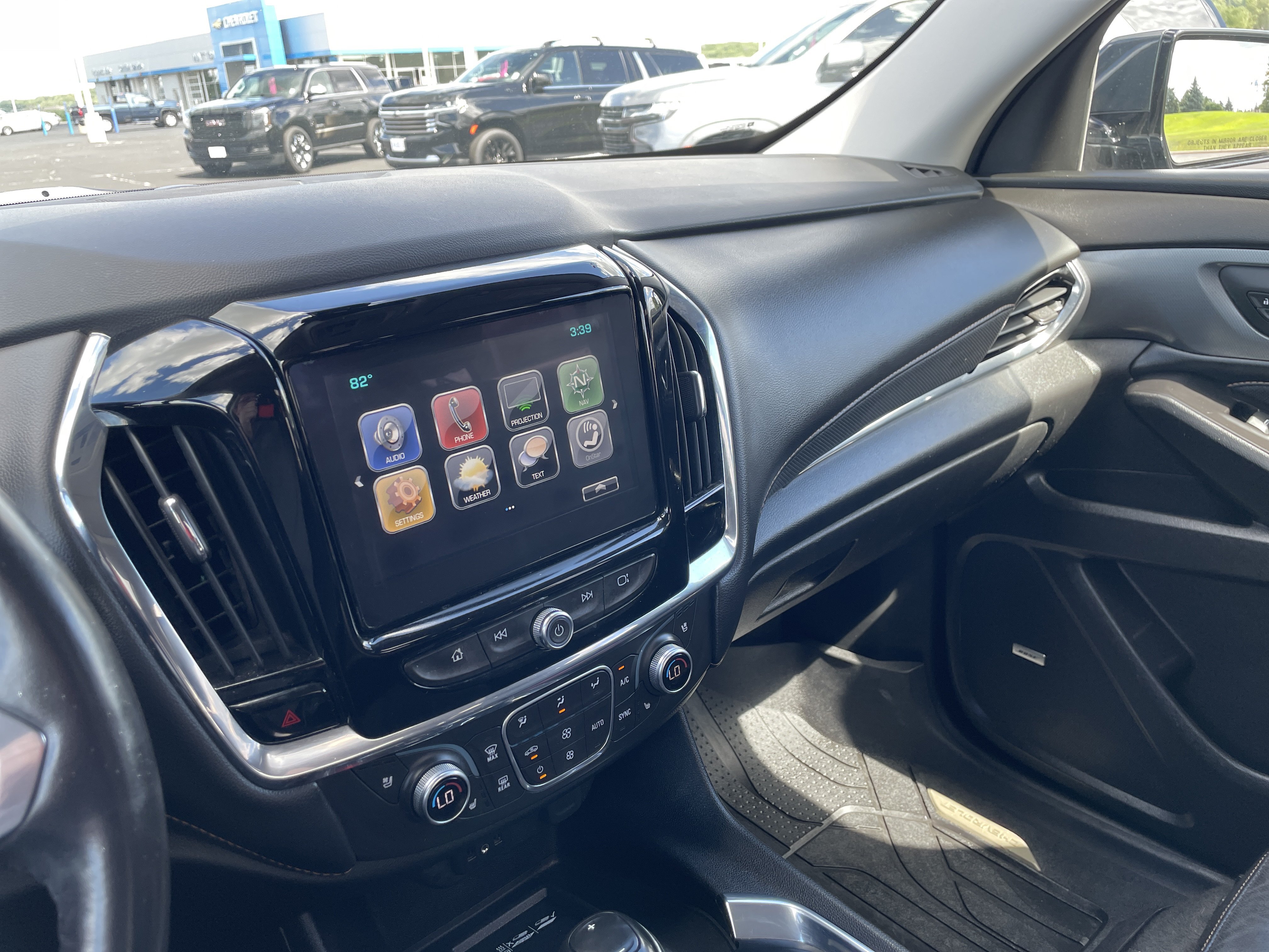 Used 2018 Chevrolet Traverse Premier w/ LPO, Floor Liner Package AWD/4WD image 23