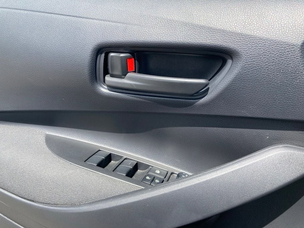 Used 2026 Toyota Corolla LE w/ LE Premium Package FWD image 10