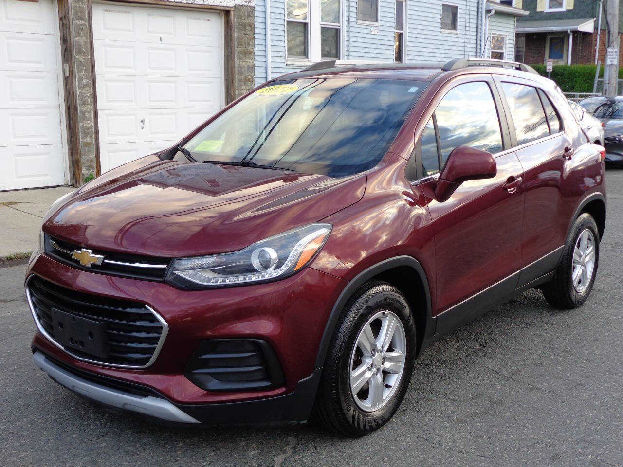 Used 2017 Chevrolet Trax LT image 1