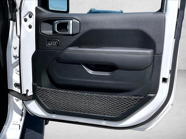 Used 2021 Jeep Gladiator Overland AWD/4WD image 19