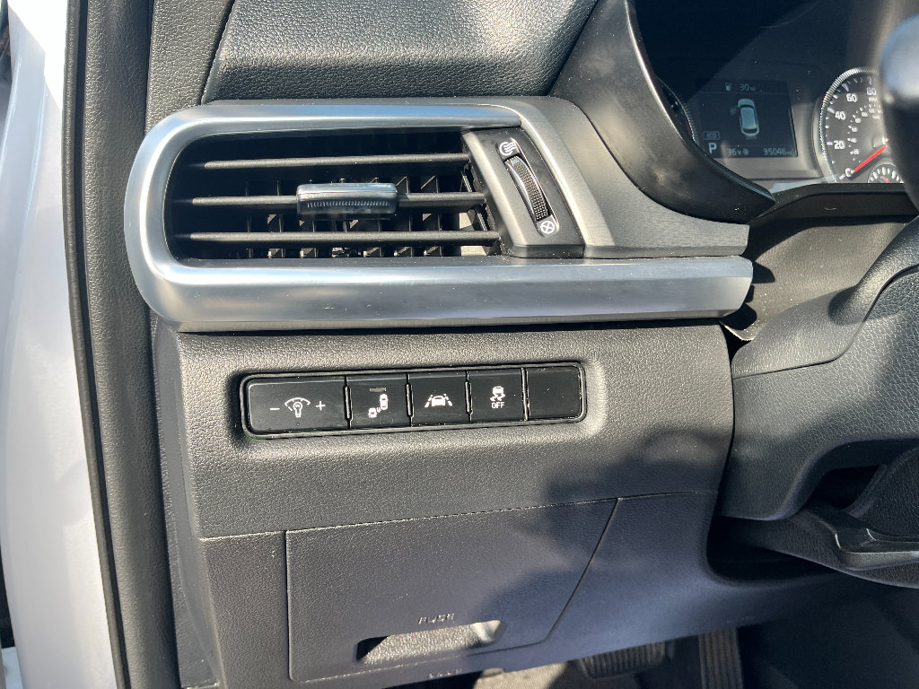 Used 2022 Kia Telluride LX image 30