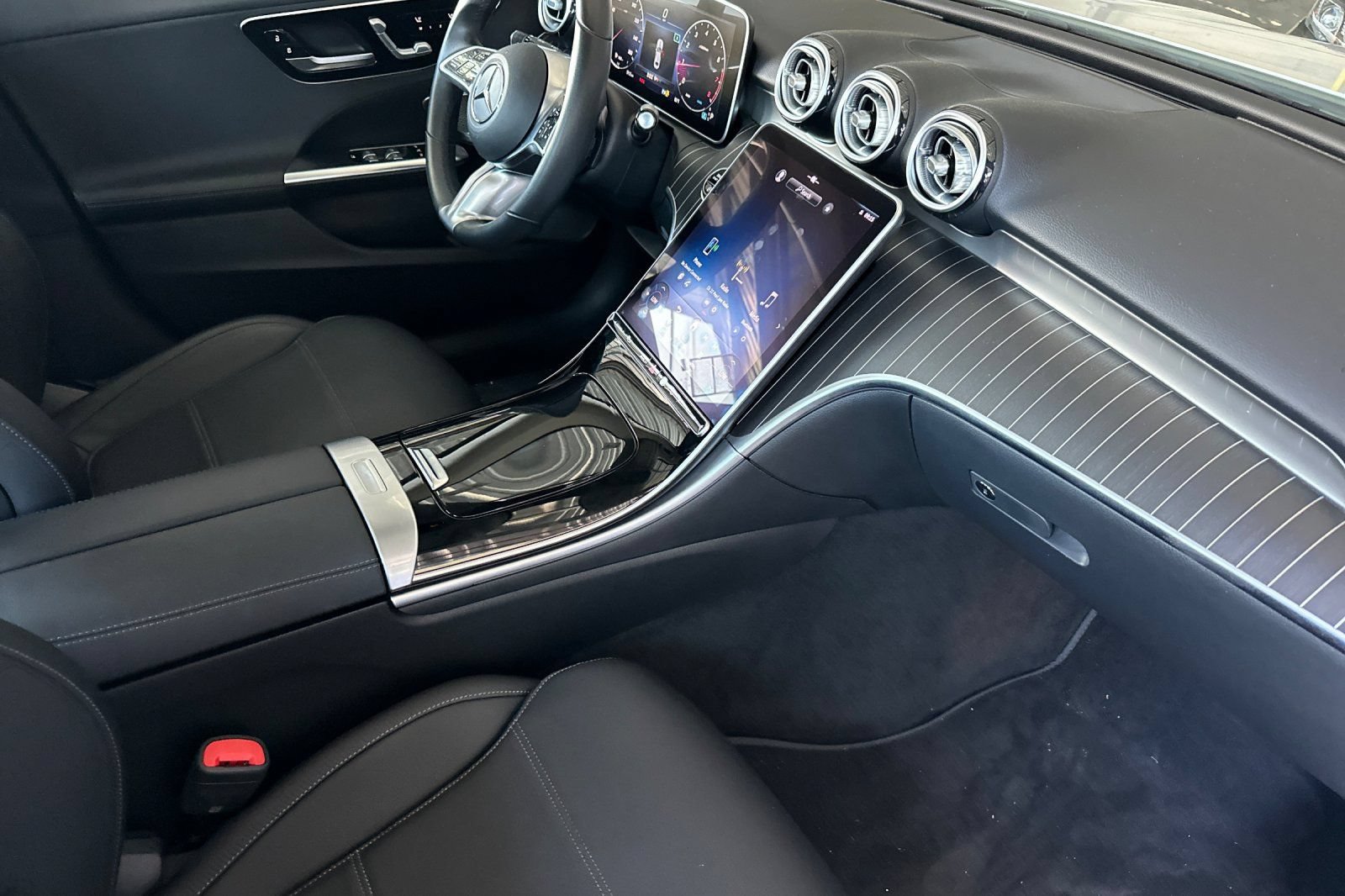 Used 2023 Mercedes-Benz C 300 Sedan image 16