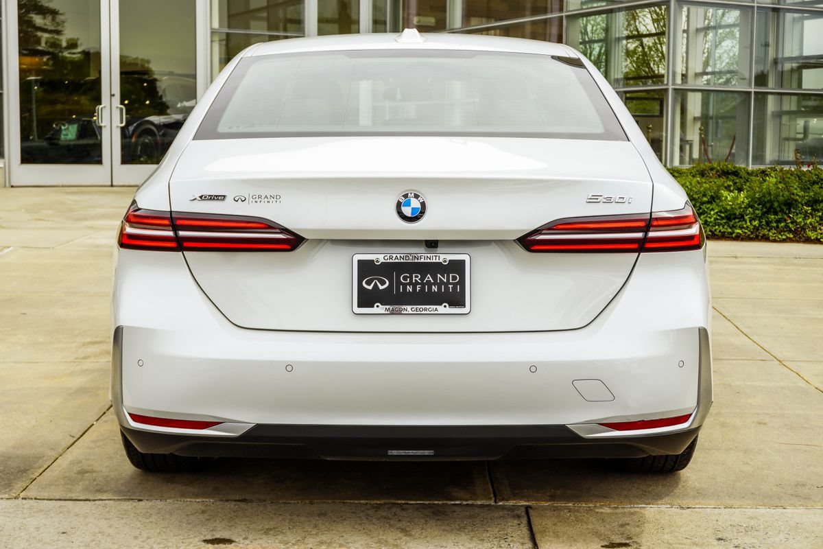 Used 2026 BMW 530i xDrive w/ Premium Package AWD/4WD image 11