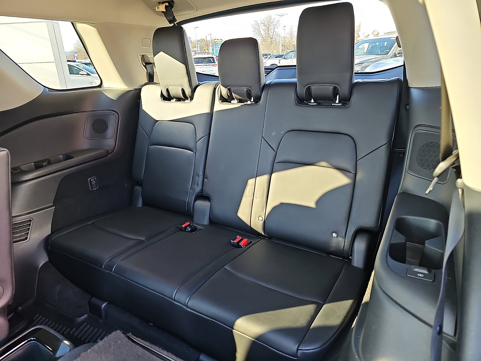 Used 2022 Nissan Pathfinder Platinum w/ Cargo Package image 10