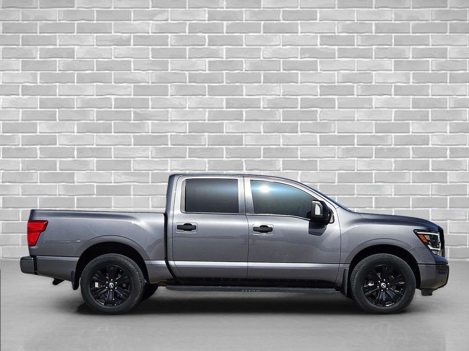 Used 2024 Nissan Titan SV w/ SV Convenience Package AWD/4WD image 4
