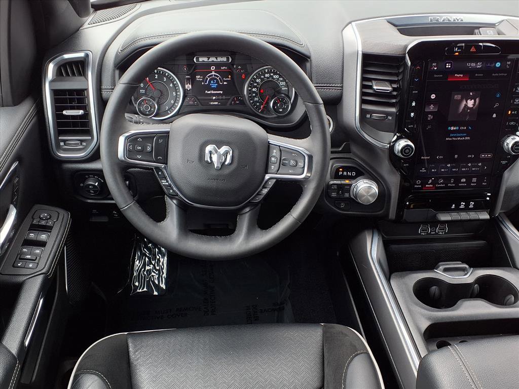 Used 2025 RAM 1500 Laramie AWD/4WD image 3