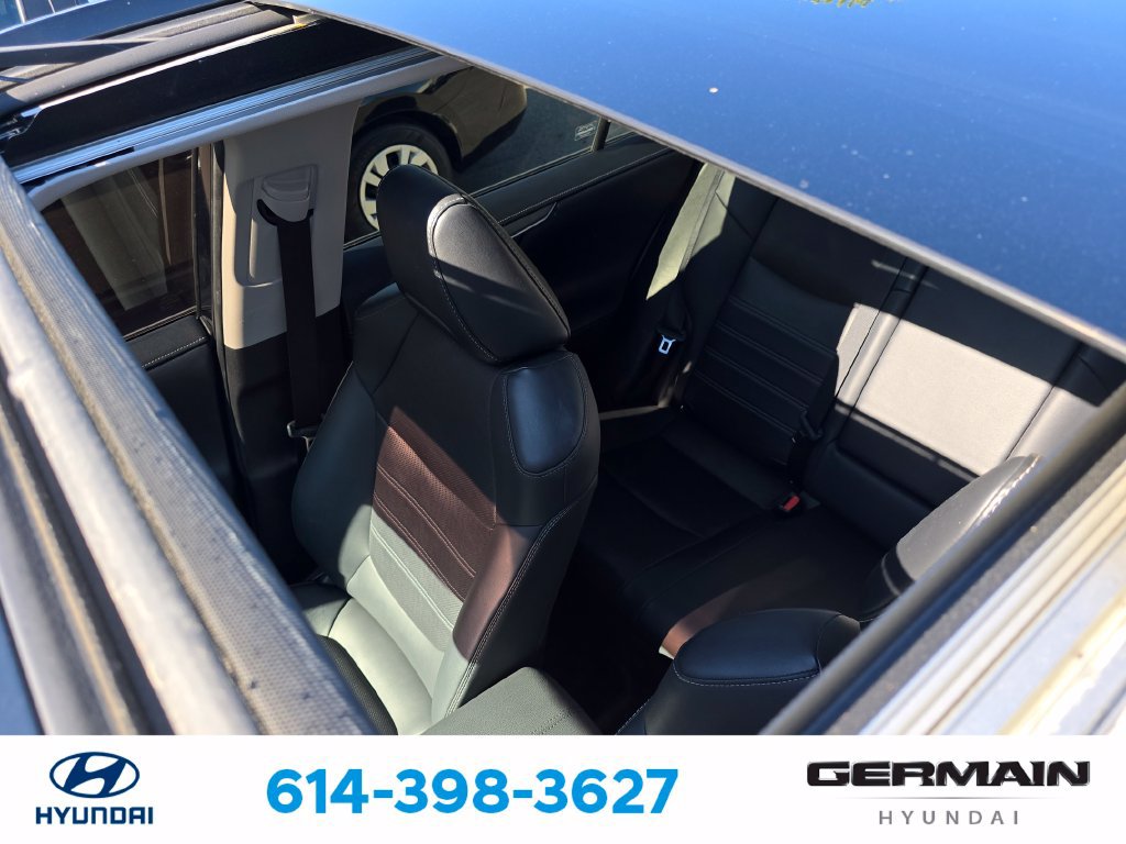 Used 2021 Toyota RAV4 Limited AWD/4WD image 22