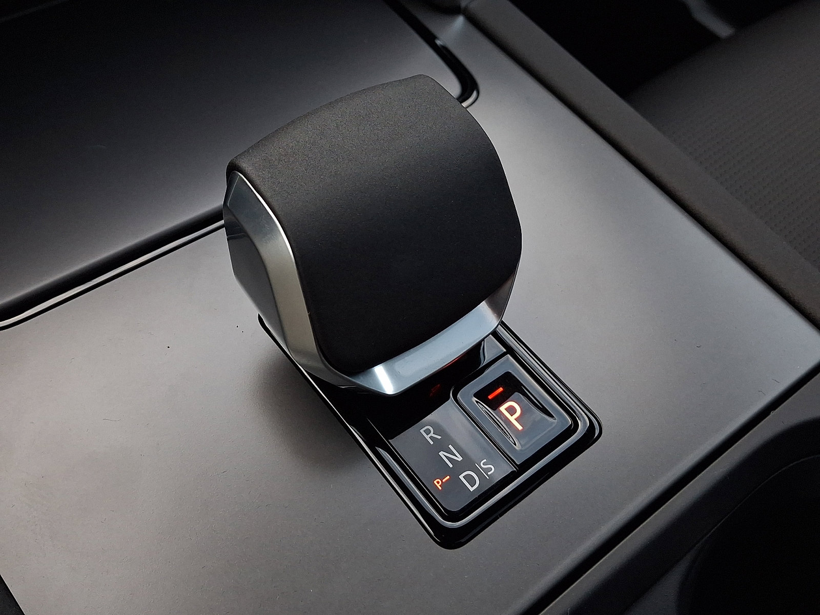 New 2026 Land Rover Discovery Sport Landmark image 13