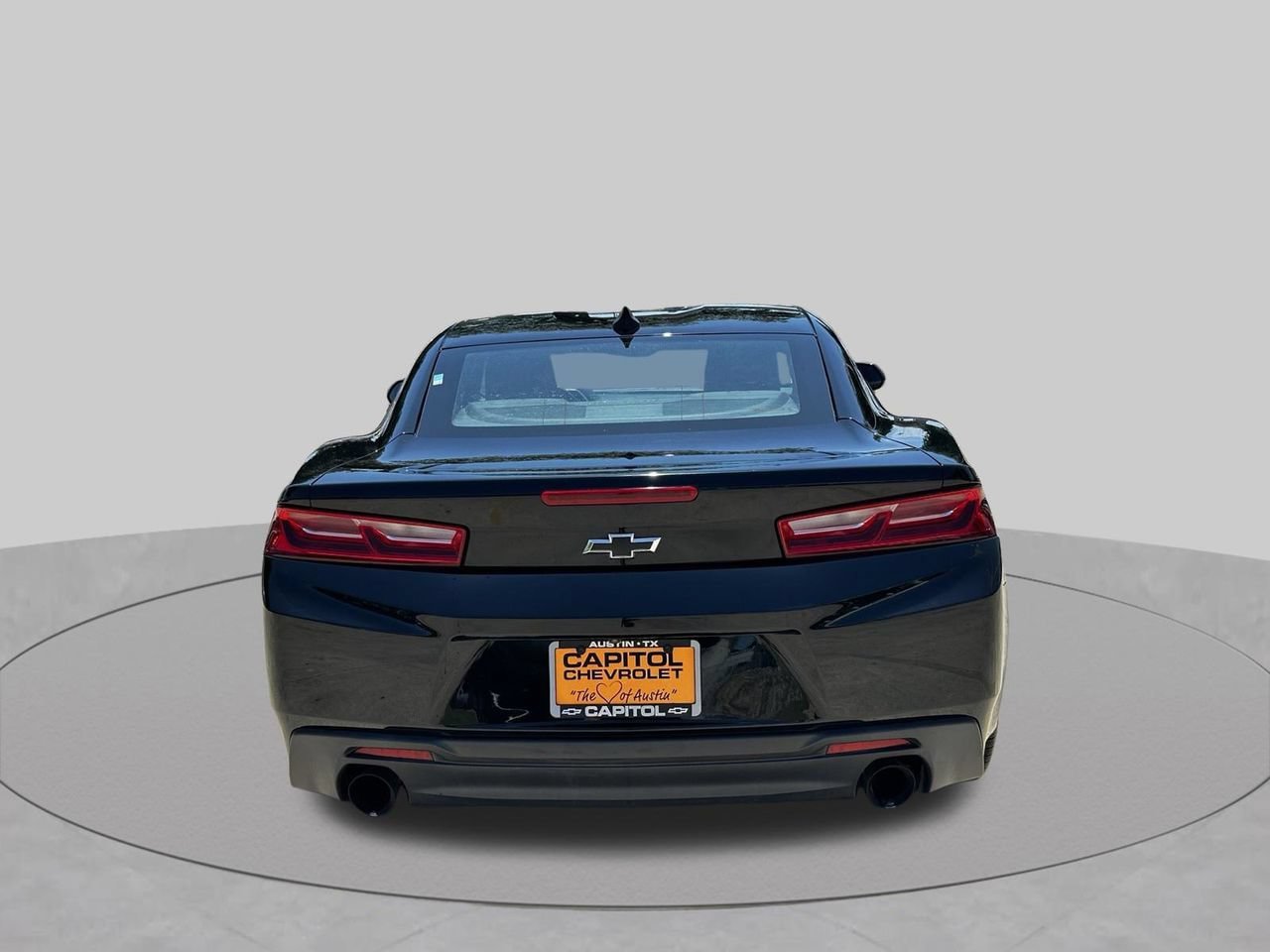 Used 2018 Chevrolet Camaro LT RWD image 4