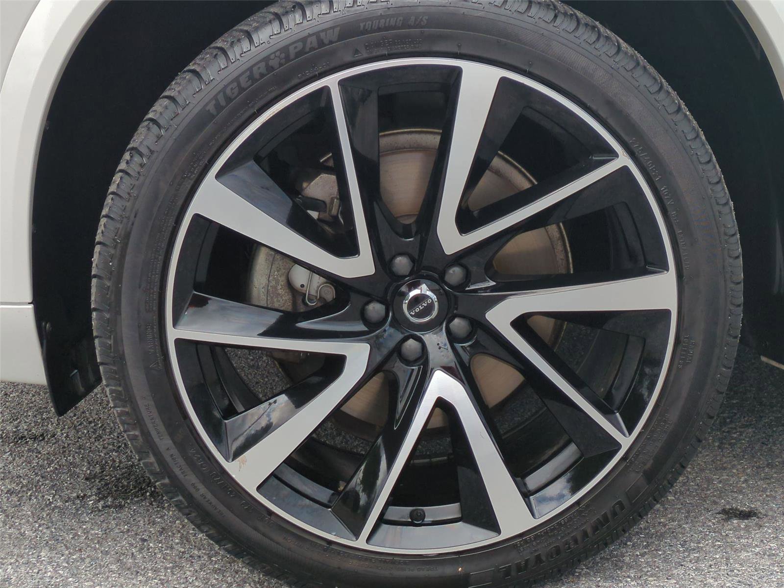 Used 2021 Volvo XC90 T6 Momentum AWD/4WD image 23