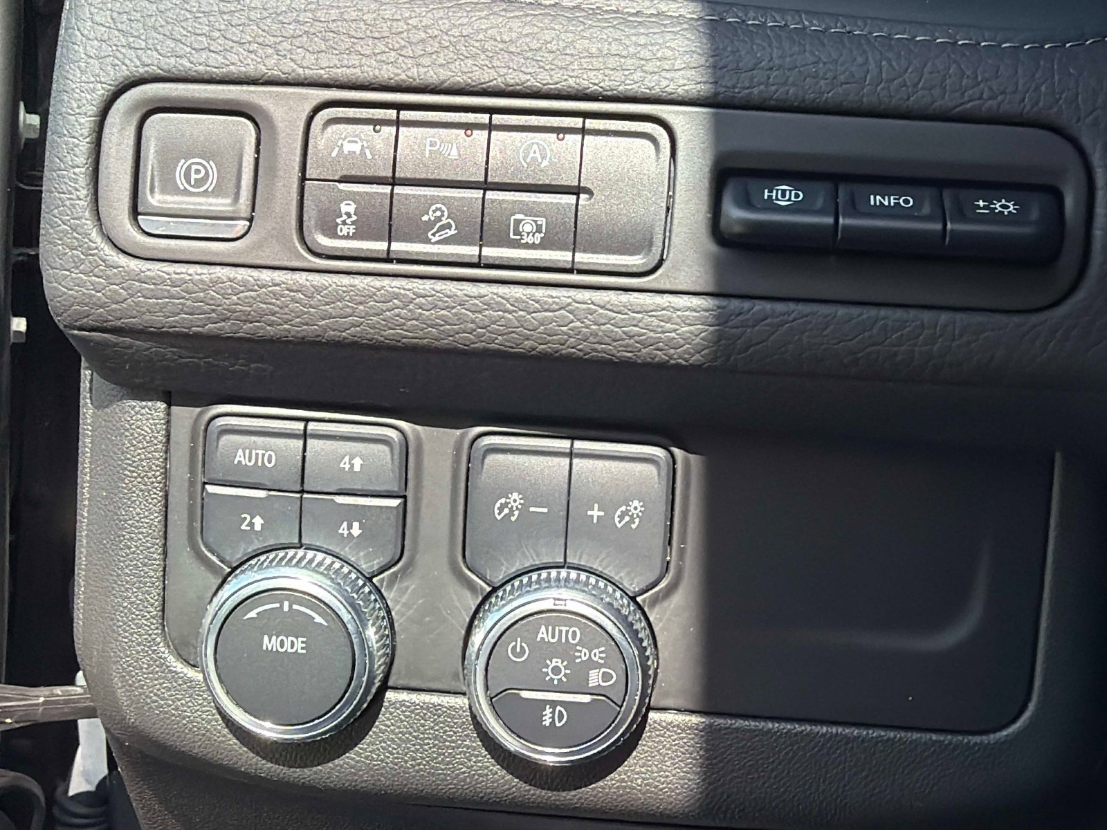 Used 2023 GMC Yukon XL Denali image 49