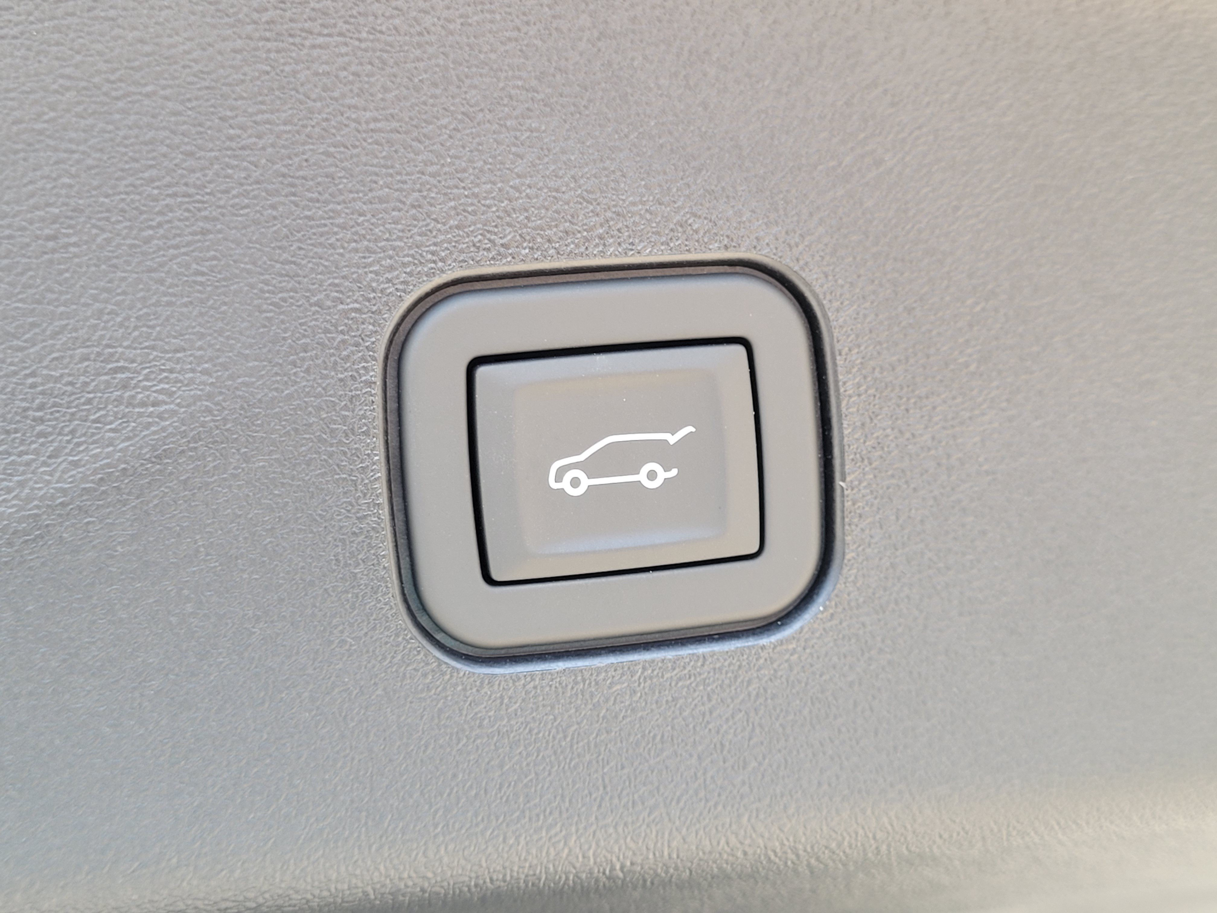 New 2027 Cadillac Vistiq Sport w/ LPO, Floor Liner Package AWD/4WD image 8