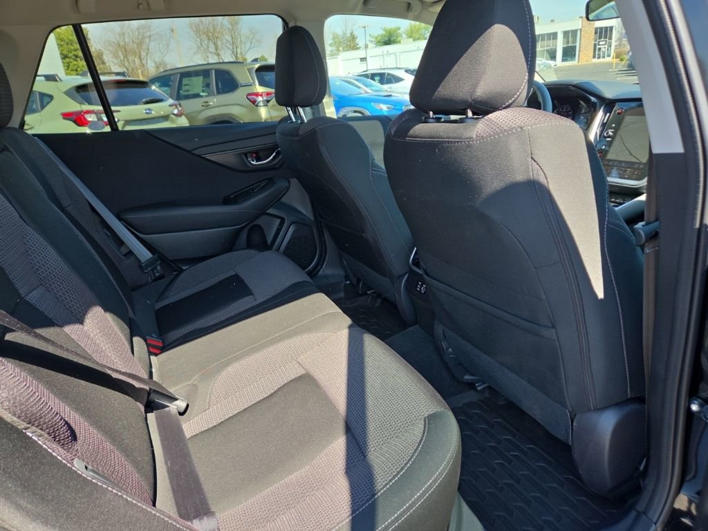 Used 2025 Subaru Outback Premium AWD/4WD image 22
