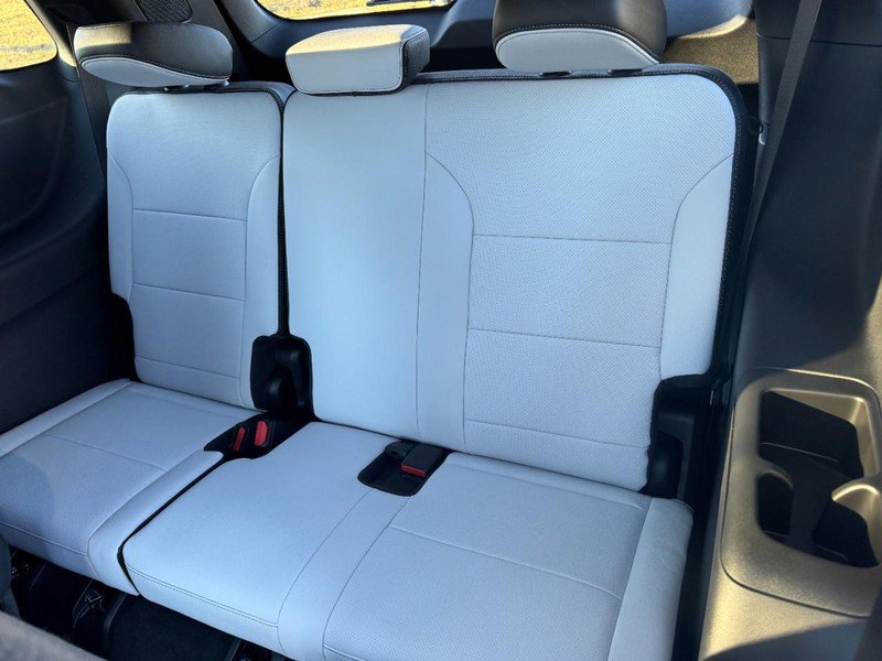 New 2026 Chevrolet Traverse High Country image 9