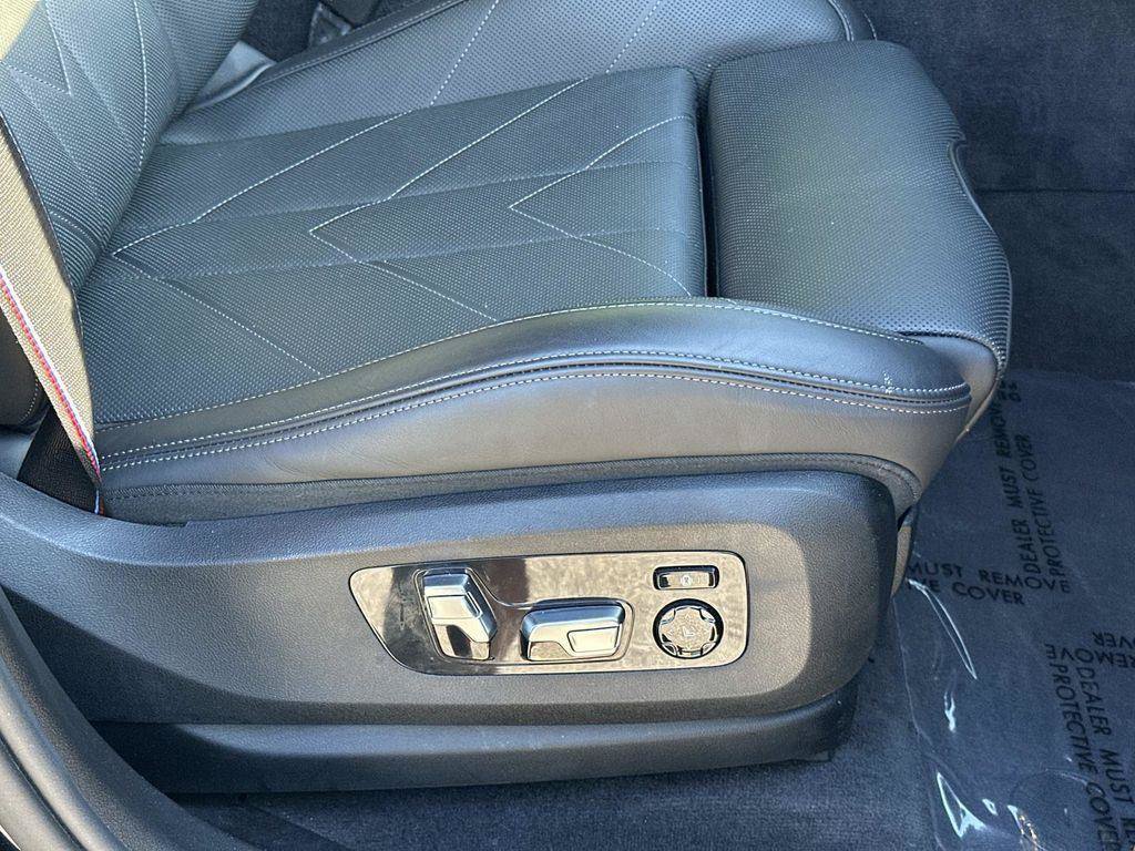 Used 2025 BMW XM AWD/4WD image 40