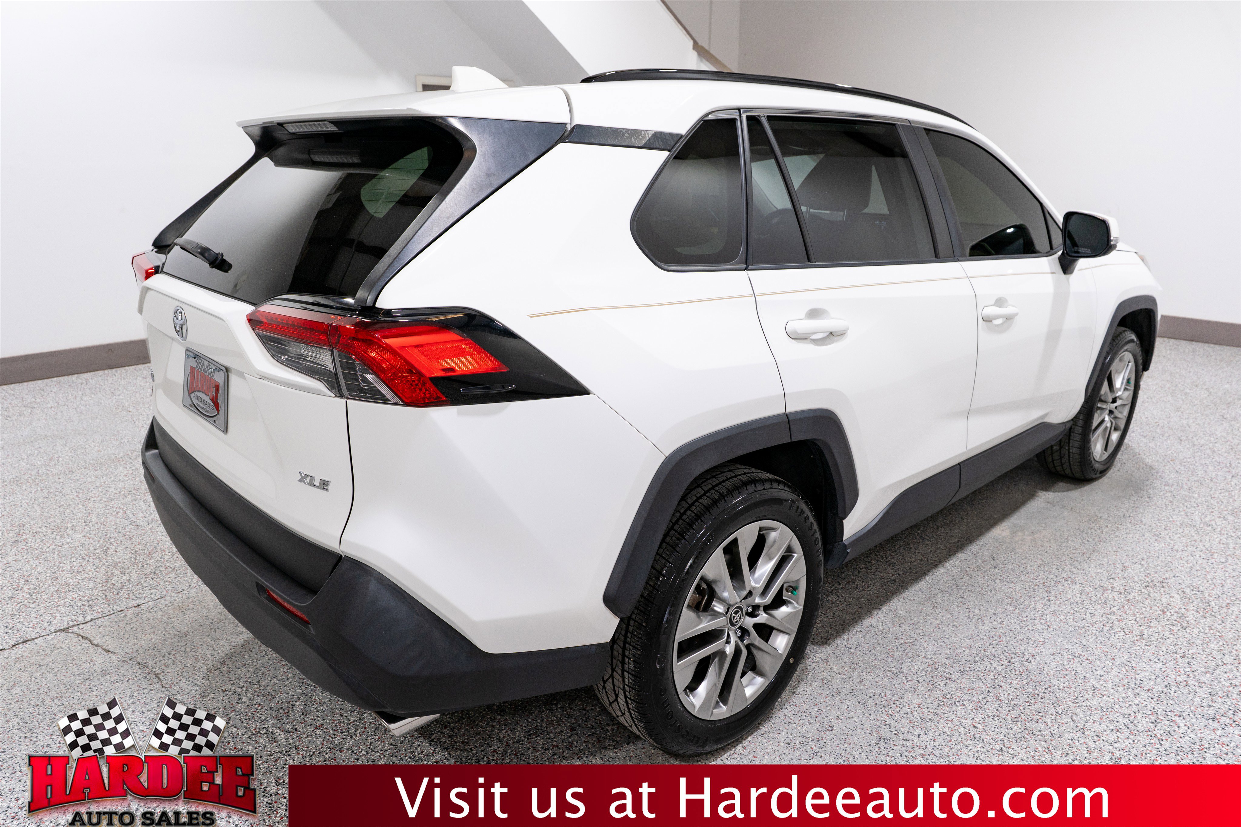 Used 2019 Toyota RAV4 XLE Premium image 5
