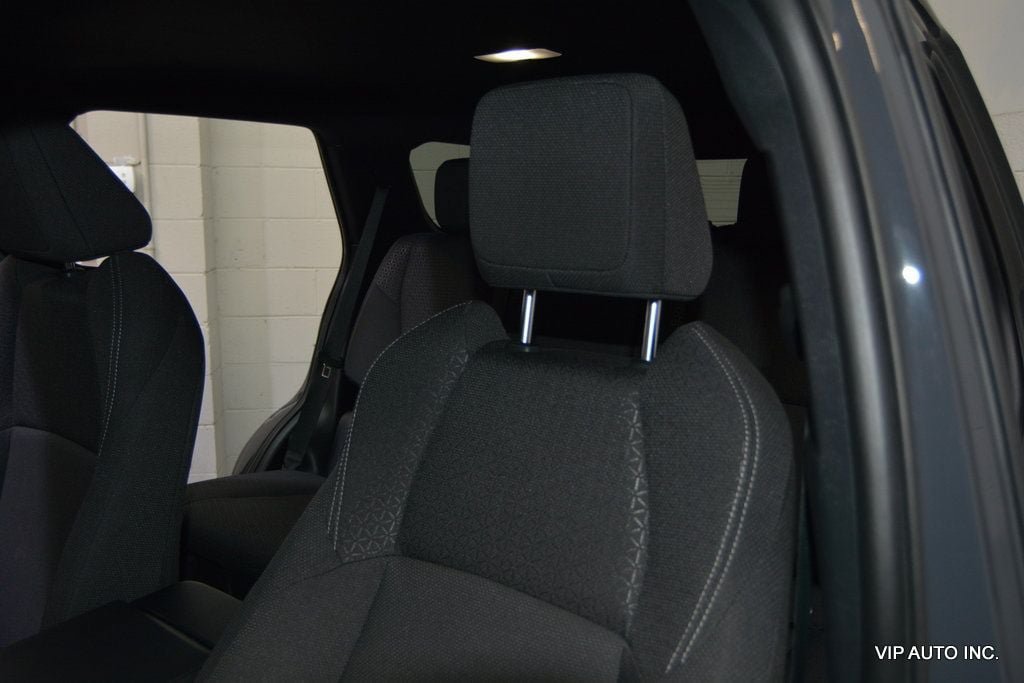 Used 2025 Toyota 4Runner SR5 AWD/4WD image 17