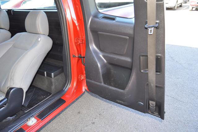 Used 2017 Toyota Tacoma 4x4 Access Cab image 43