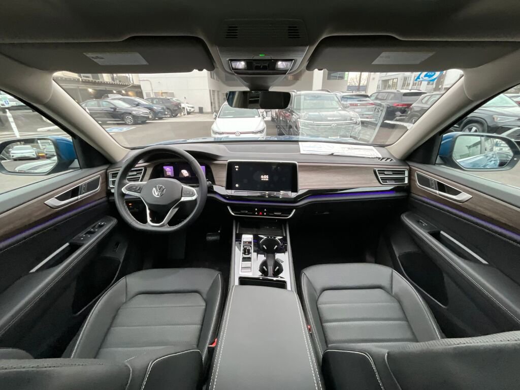 New 2025 Volkswagen Atlas SEL image 19