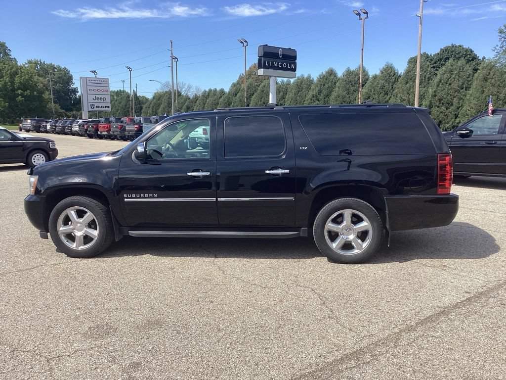 Used 2014 Chevrolet Suburban LTZ AWD/4WD image 6
