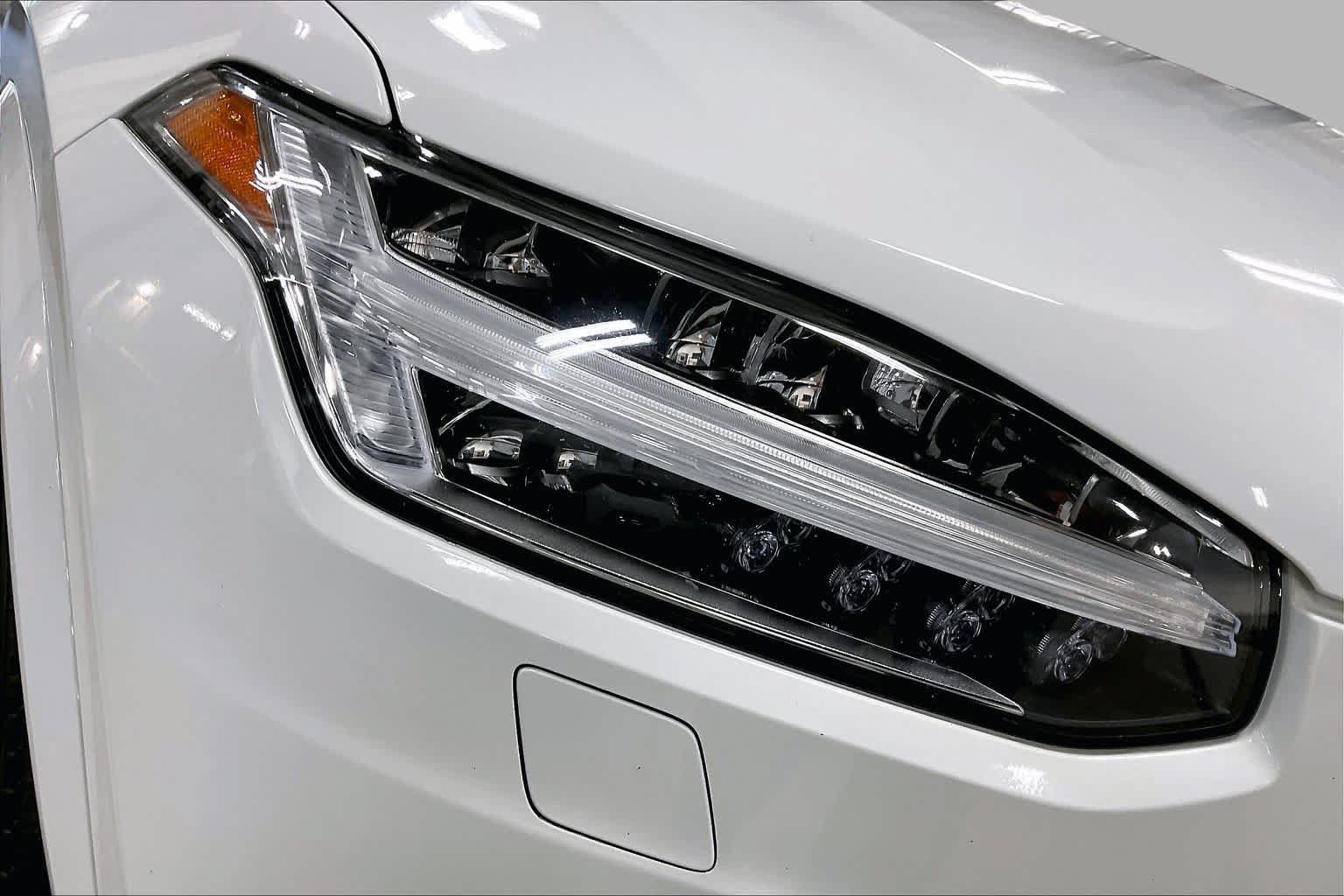 Used 2021 Volvo XC90 T6 Momentum w/ Climate Package AWD/4WD image 28
