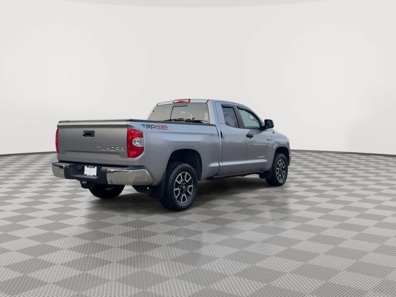 Used 2017 Toyota Tundra SR5 w/ TRD Off Road Package AWD/4WD image 8