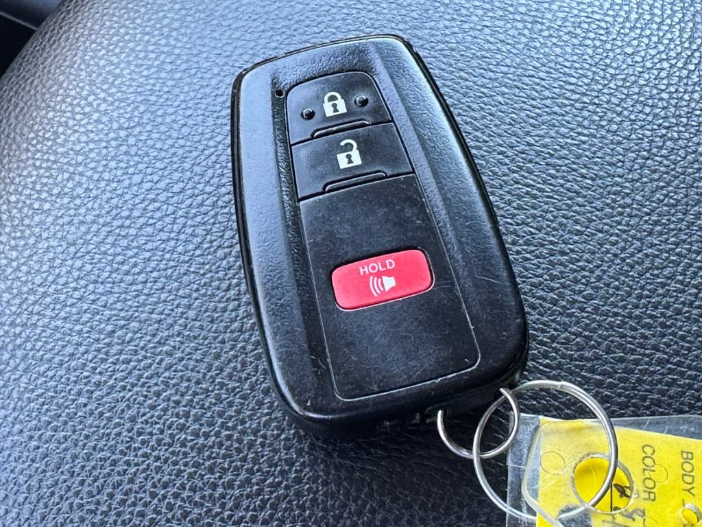 Used 2023 Toyota RAV4 XLE FWD image 33