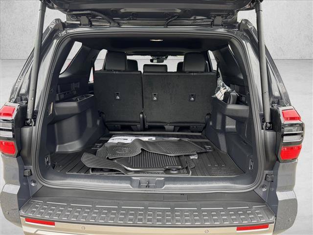 Certified 2025 Toyota 4Runner Limited w/ Tow Technology Package AWD/4WD image 8