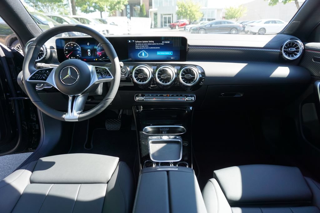 Certified 2025 Mercedes-Benz CLA 250 4MATIC image 7