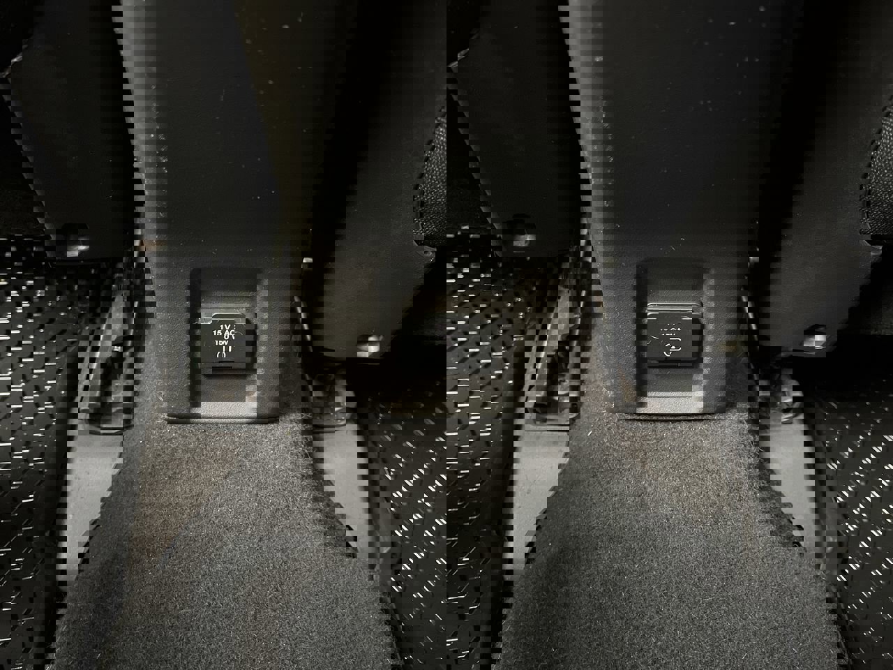 Used 2017 Jeep Renegade Latitude w/ Popular Equipment Group image 11