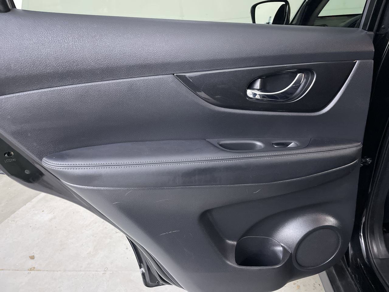 Used 2018 Nissan Rogue SV FWD image 19