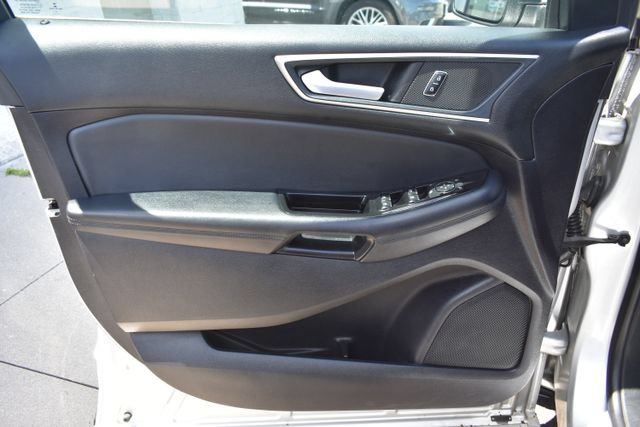 Used 2019 Ford Edge SEL w/ Equipment Group 201A AWD/4WD image 16
