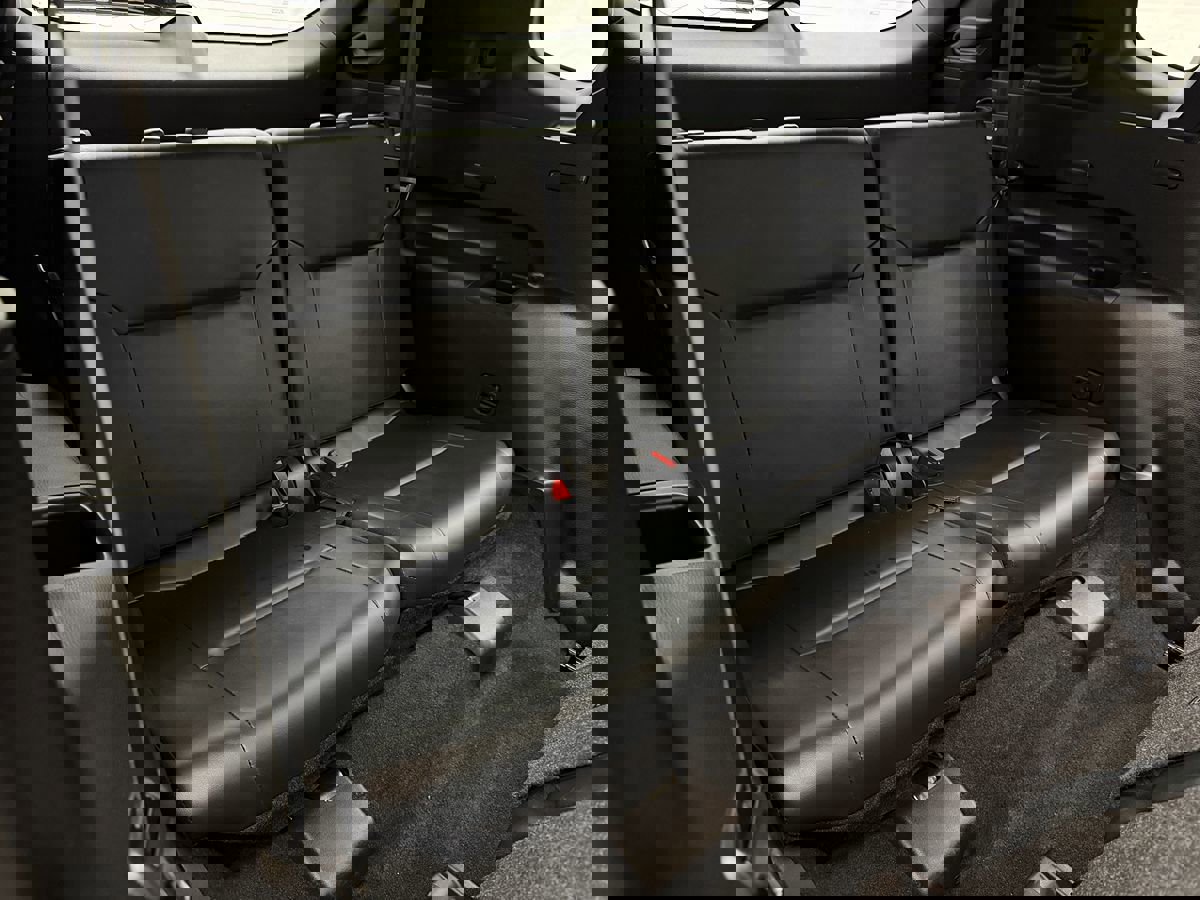 Used 2024 Mitsubishi Outlander SE Black Edition image 36