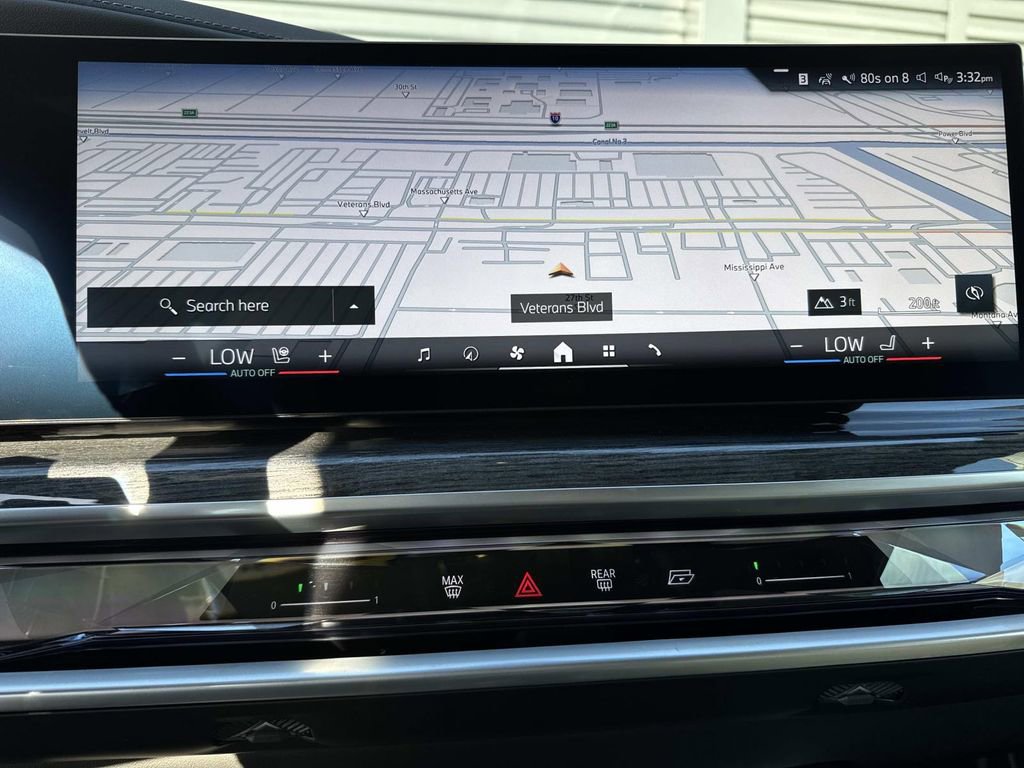 Used 2024 BMW 760i xDrive image 25