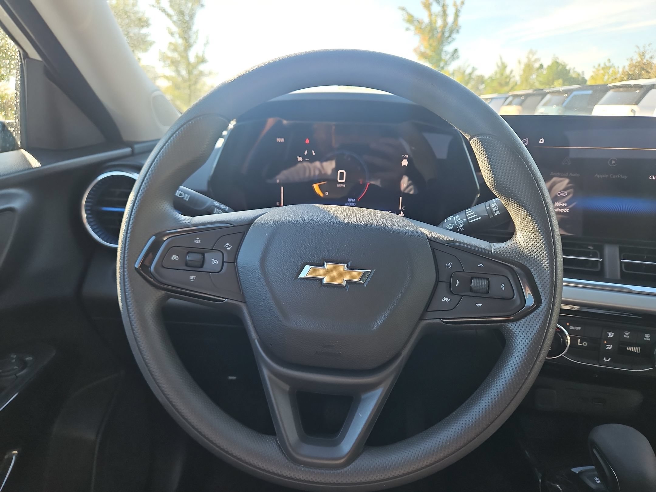 Used 2025 Chevrolet Trax LT FWD image 26