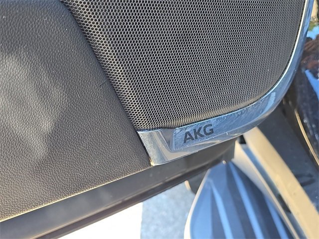 Certified 2022 Cadillac Escalade Premium Luxury image 25